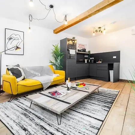 Loft Apartment - Near City Centre - Smart Tv- Wifi - Netfix - Parking - Top Rated - 2Nt Birmingham Exterior photo